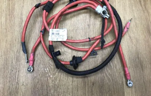 Mercedes-Benz GLE (W166 - C292) Positive cable (battery) A1664404337