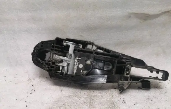 Opel Combo E Front door exterior handle/bracket 9802977380