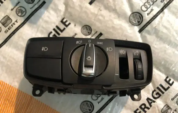 BMW 1 F20 F21 Light switch 549648911