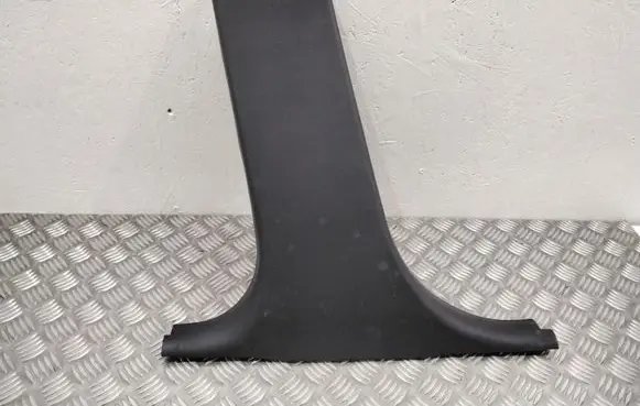 BMW 3 E90 E91 (B) pillar trim (bottom) 7058337