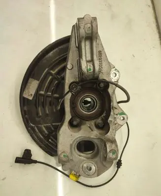 Rear wheel hub