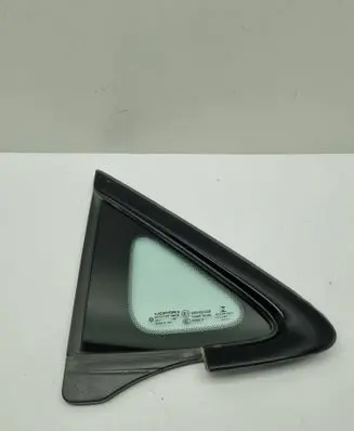 Chrysler Pacifica Front triangle window/glass 68370634AA 68370634 6000MM930