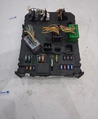 Peugeot 206+ Comfort/convenience module 9652474780