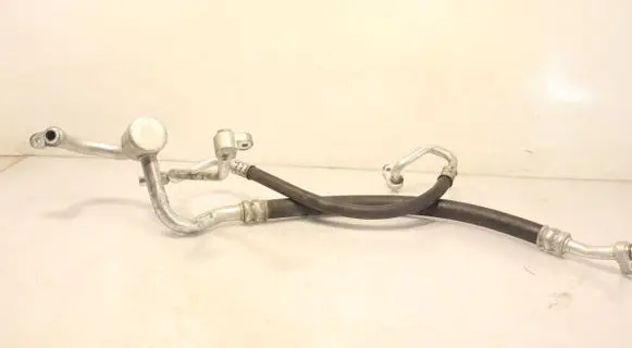 Suzuki Vitara (LY) Air conditioning (A/C) pipe/hose