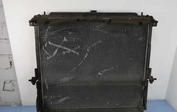 Nissan Navara D40 Coolant radiator 21410EB30A 21460EB30A 21460EB31B