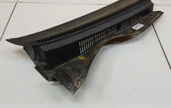 Toyota Corolla Verso AR10 Wiper trim 557810F010