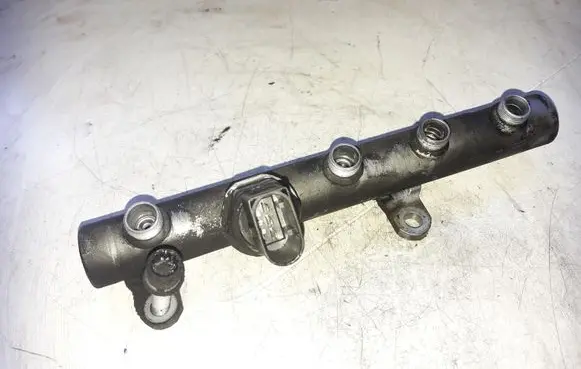 Audi Q7 4L Fuel distributor 059130089AB
