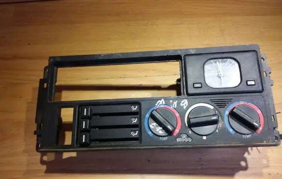 BMW 5 E34 Climate control unit 8351653