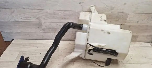 Volvo V70 Windshield washer fluid reservoir/tank 30784233 30784234 30655138