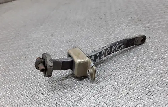 Suzuki Grand Vitara I Rear door check strap stopper
