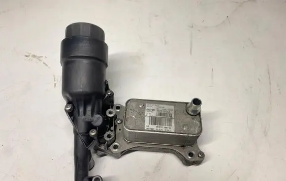 Mercedes-Benz A W176 Engine oil radiator W7112001