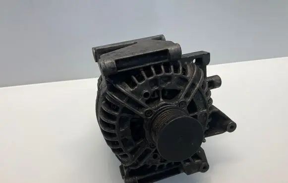 Mercedes-Benz E W211 Generator/alternator A0131540002 0124625014 0131540002