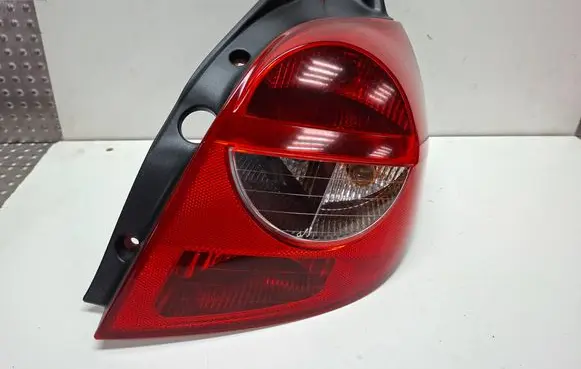 Renault Clio III Rear/tail lights S27639687 89035080