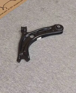 Volkswagen Golf VII Front lower control arm/wishbone 5QM407151A 5QM.407.151.A 5Q0407151R