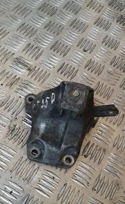 Audi A6 S6 C5 4B Engine mounting bracket 8e0199308
