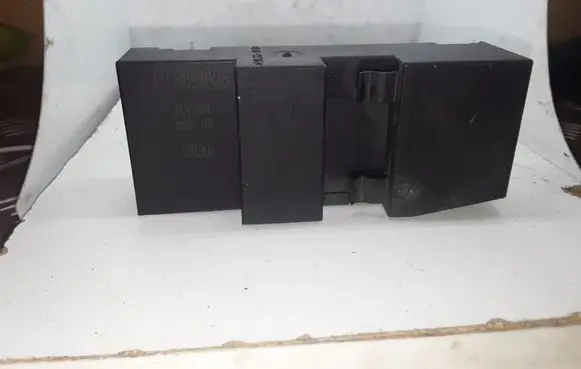 Volvo S60 Door central lock control unit/module P8691998 PA66GF15