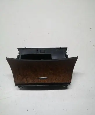 Mercedes-Benz CLS C219 Car ashtray A2116802852
