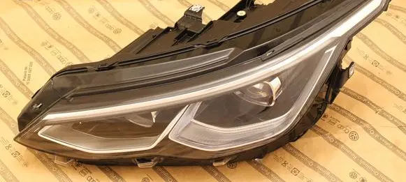 Volkswagen Golf VIII Headlight/headlamp 5H1941035