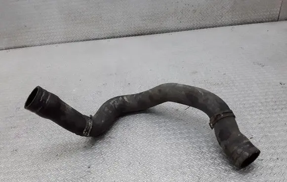 Volkswagen PASSAT B6 Engine coolant pipe/hose