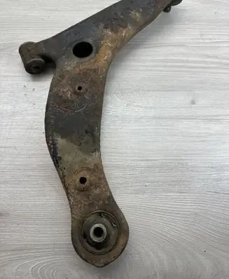 Mitsubishi Grandis Front lower control arm/wishbone