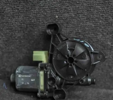 Audi A3 S3 8V Rear door window regulator motor 5Q0959802