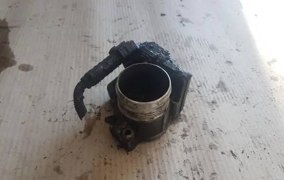 Ford Mondeo MK IV Throttle body valve 