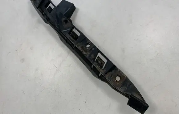 BMW 5 E60 E61 Front bumper mounting bracket 7033705