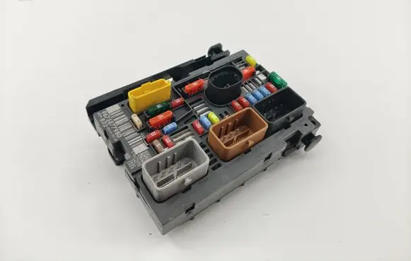 Citroen Berlingo Fuse box set 9675877980