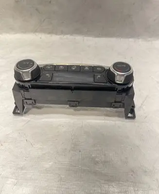 Nissan Juke II F16 Climate control unit 275006PC0A