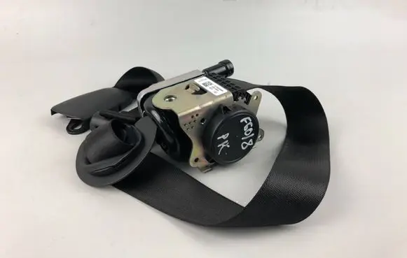 Mini Cooper Countryman F60 Front seatbelt 7483349