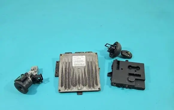 Renault Twingo II Engine control unit/module ECU 8200911566 IMPRK1531620