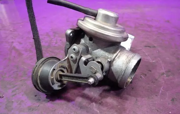 Seat Leon (1M) EGR valve 038129637B
