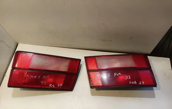 BMW 5 E34 Tailgate rear/tail lights 83515610L 83515620R