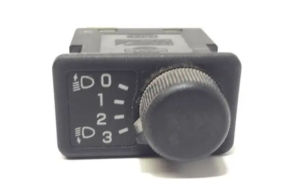 Nissan Almera N16 Headlight level height control switch 37024A