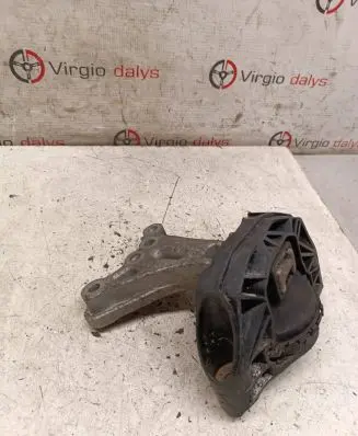 Engine mount bracket