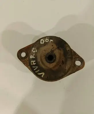 Opel Vivaro Engine mount bracket 