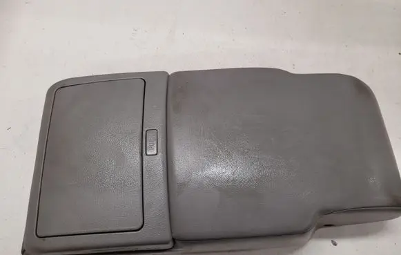 Hyundai Santa Fe Rear seat armrest 