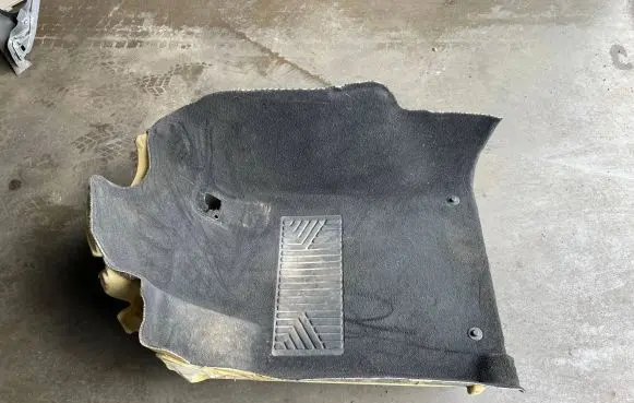 Mercedes-Benz C W204 Front floor carpet liner A2046800140