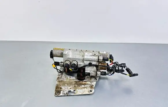 Land Rover Range Rover Sport L494 Active stabilizer control/valve assembly FPLA5E487AA