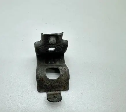 Opel Insignia A Radiator mount bracket 13239137 3921