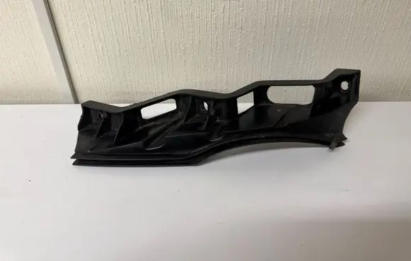 Volkswagen PASSAT B6 Front bumper mounting bracket 3C0807890