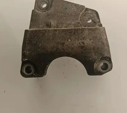Opel Insignia B Engine mounting bracket 84163343