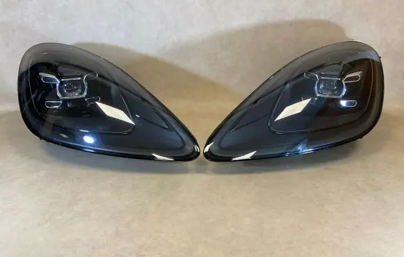 Porsche Cayenne (9Y0 9Y3) Headlights/headlamps set 9Y0941031Q 9Y0941032Q