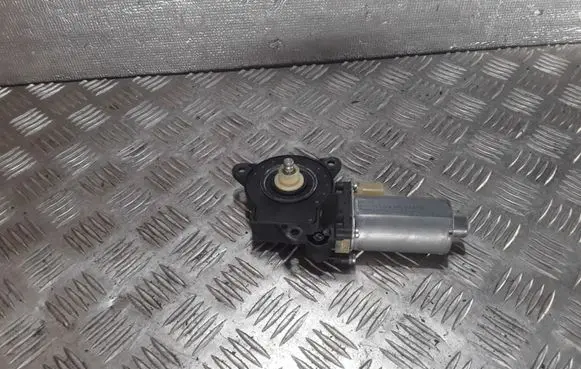 Ford Fiesta Front door window regulator motor 0130821938