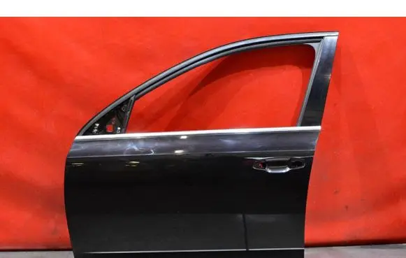 Skoda Octavia Mk3 (5E) Front door 