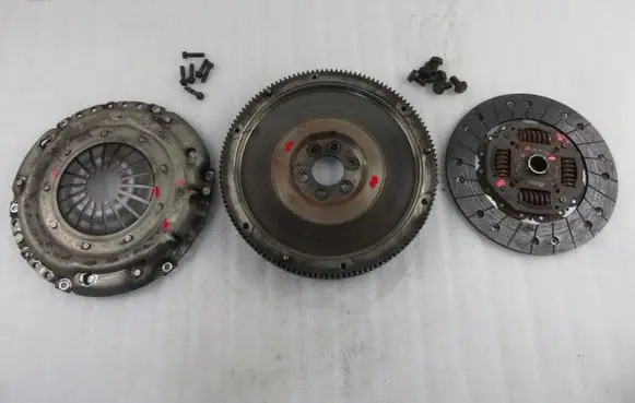 Skoda Fabia Mk1 (6Y) Flywheel 038141032 045141025A 037105273C