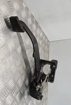 KIA Sportage Brake pedal