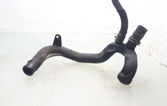 Mercedes-Benz B W245 Engine coolant pipe/hose A6402001352