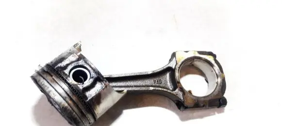 KIA Clarus Piston with connecting rod