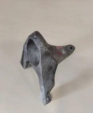 Audi Q7 4L Engine mounting bracket 7P0199308